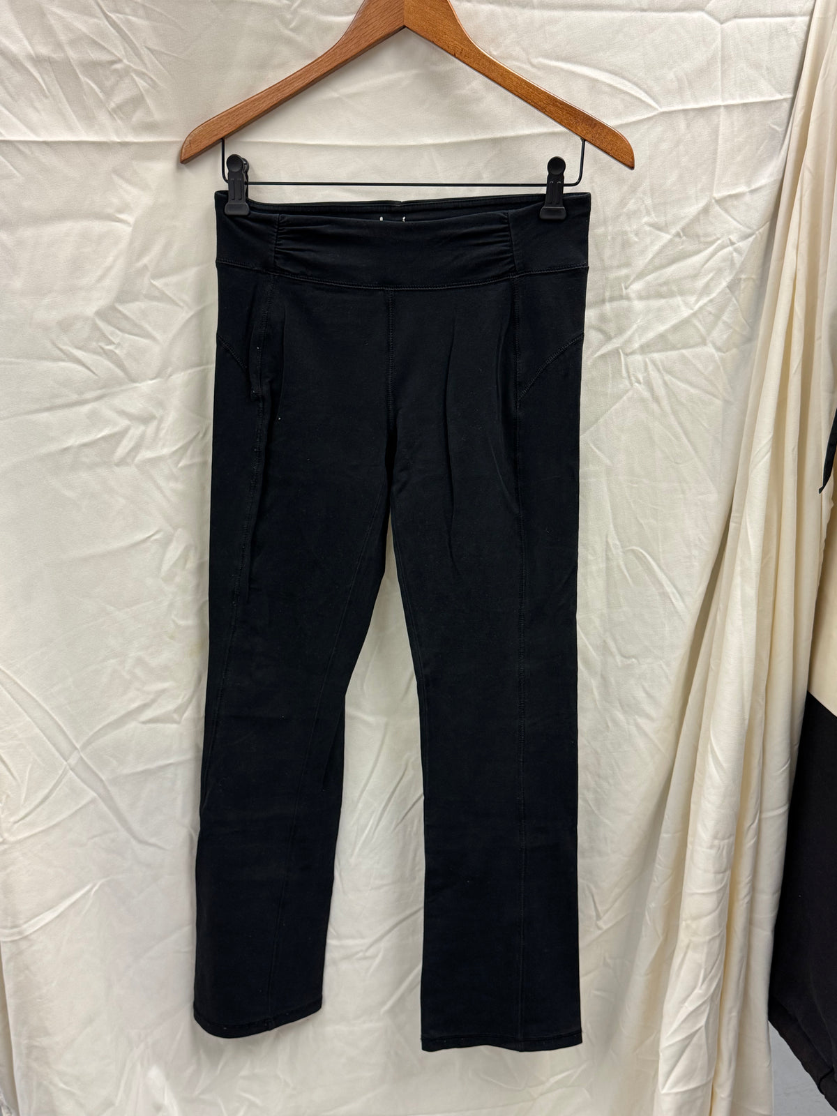 Hyba Reitmans Women's Petite Bootcut Yoga Pants - Black - XS 30"