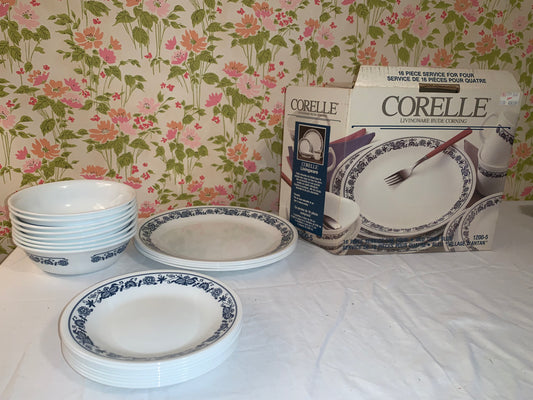 Cornelle Livingware set of dishes