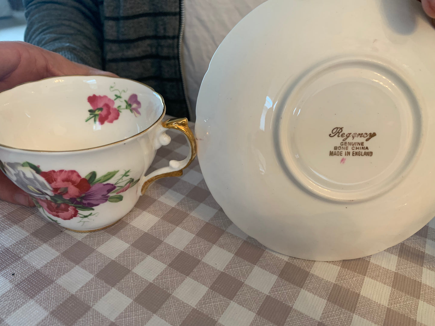 Various cup & saucer sets Royal Winton; Crown; Worcester (box 17)