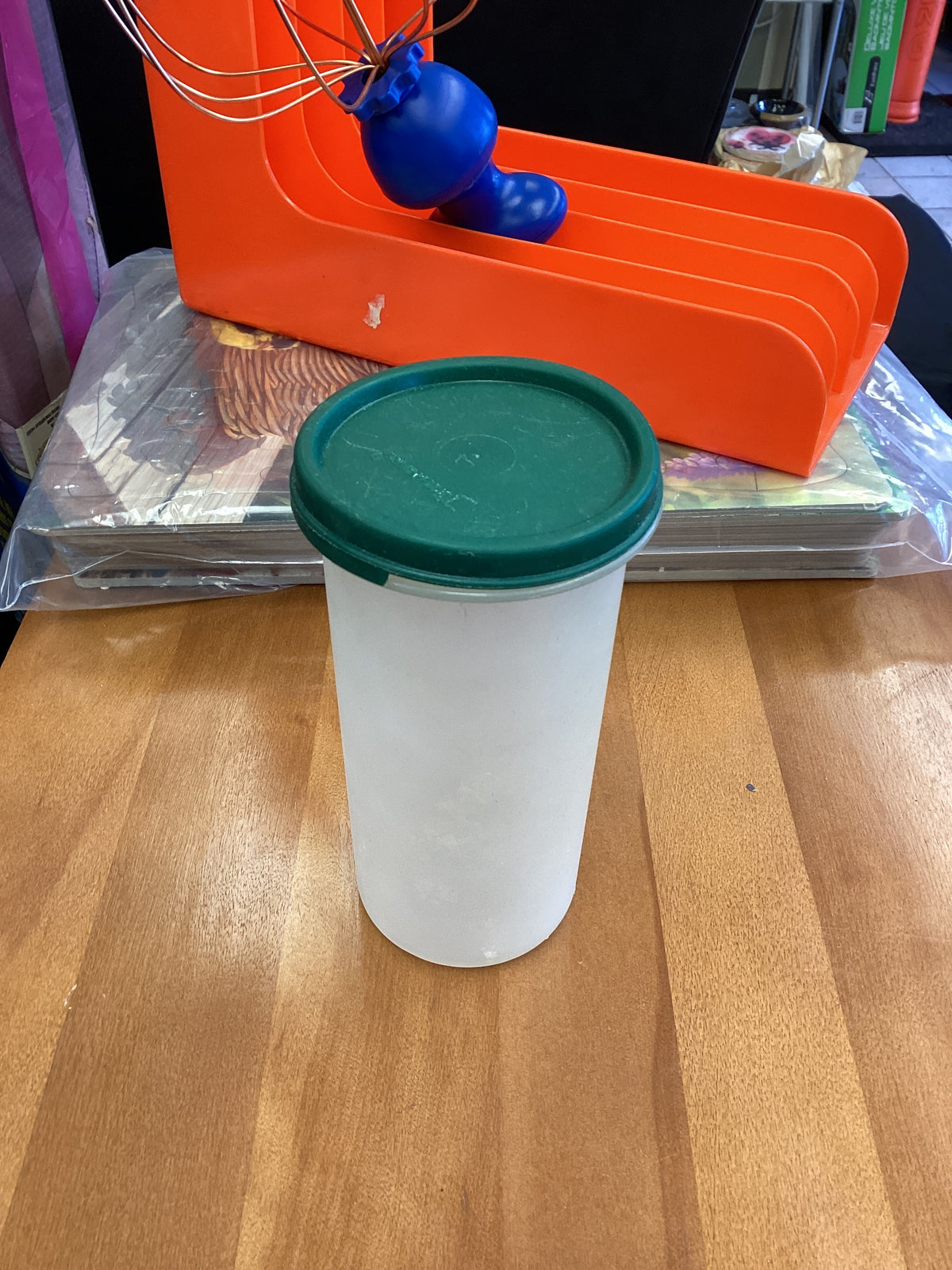 Tupperware cup