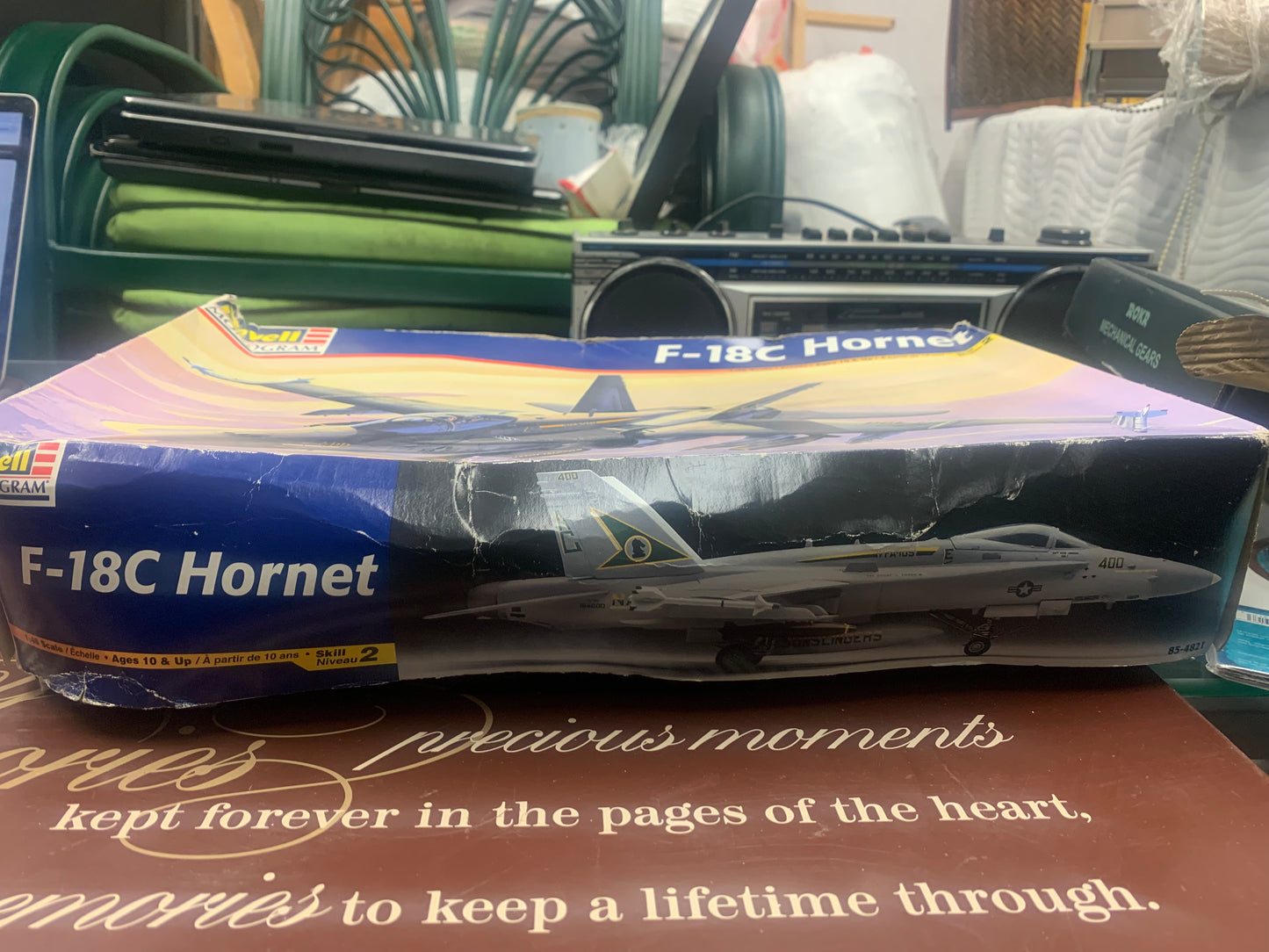 Airplaine F-18C Hornet model