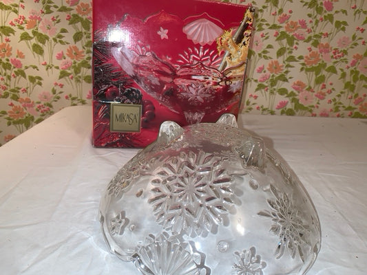 Mikasa Snowflake Frost Bowl (footed)