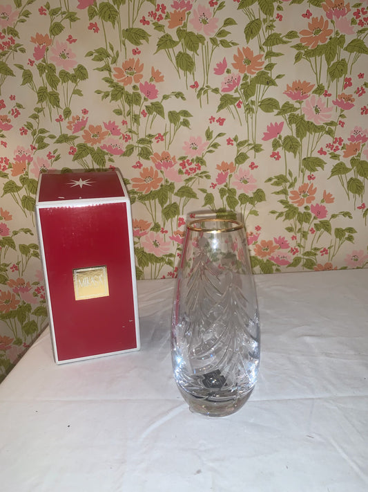 Exquisite crystal holiday glass