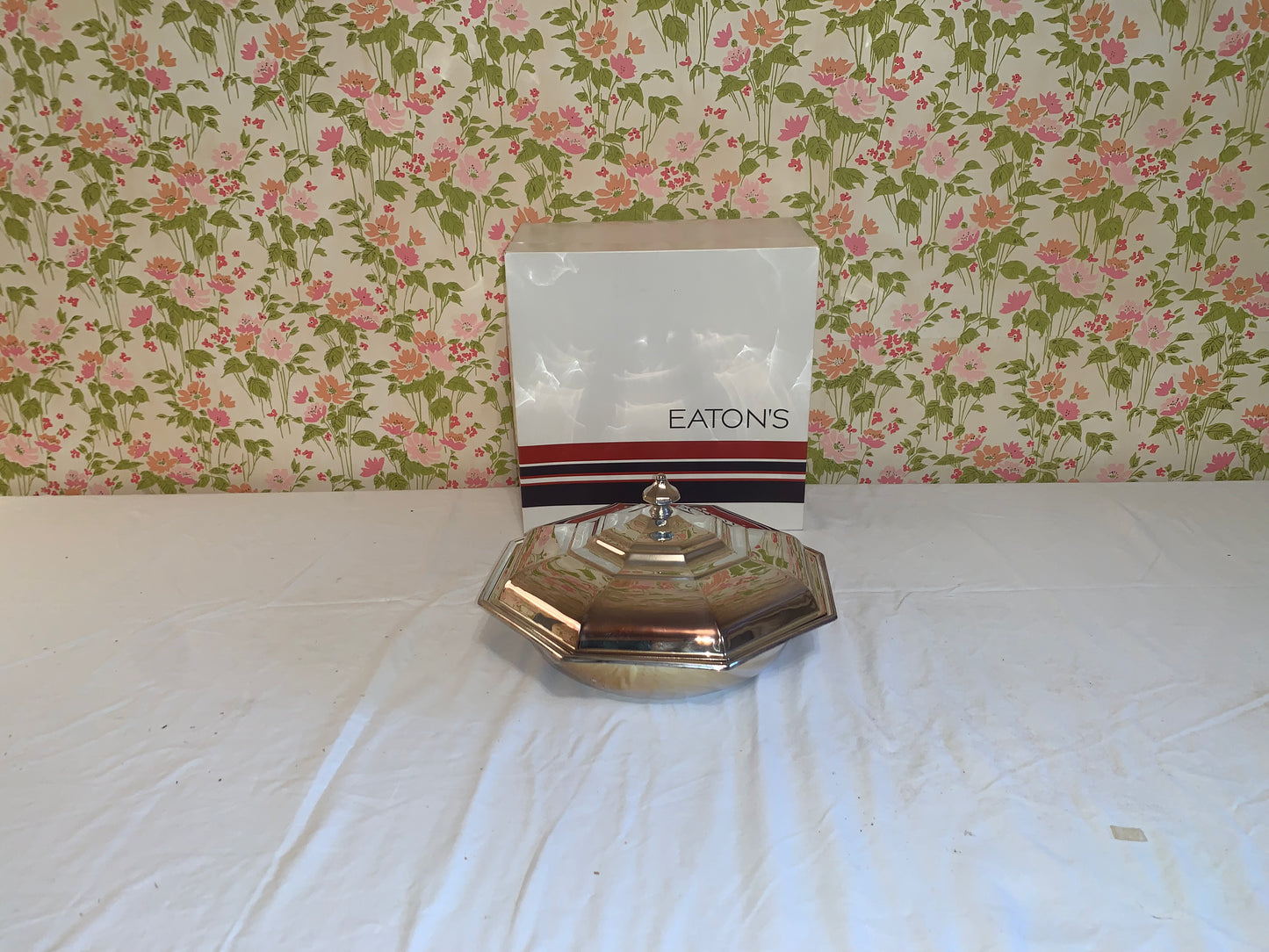 Serving platter with oven safe insert