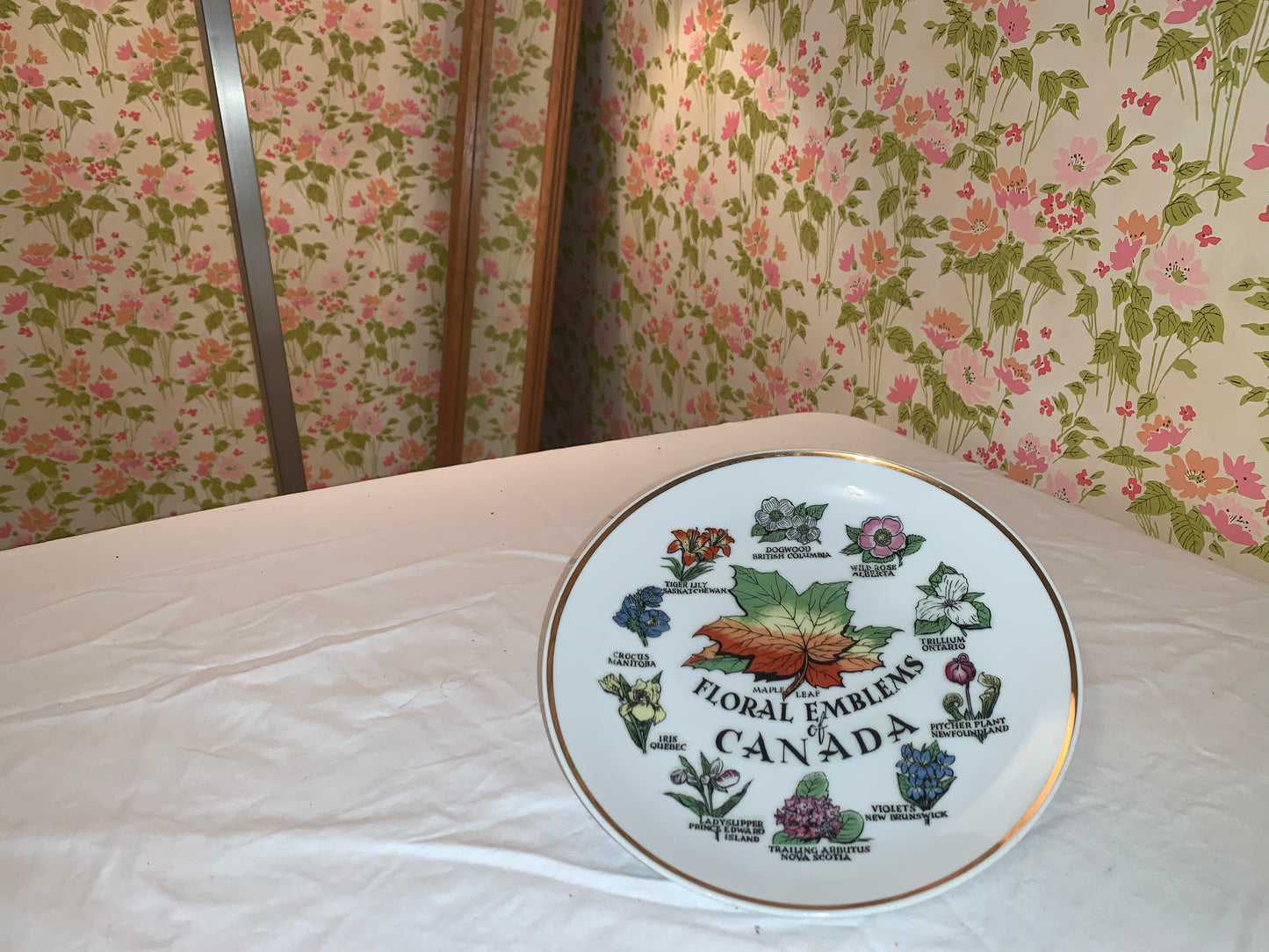 Patriotic Canadian decoration plate