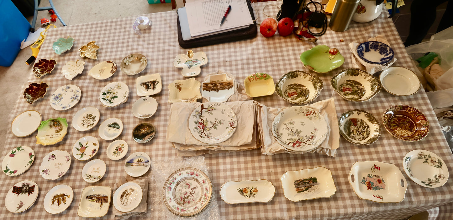 Various vintage plates including Booth's Chinese tree collection (box 8)