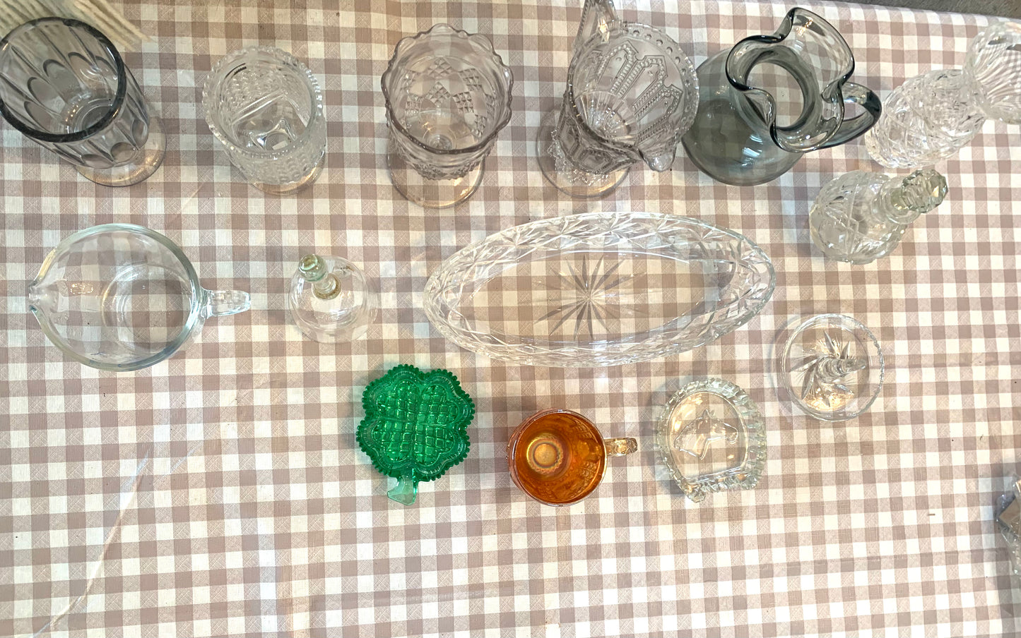Various crystal and glass items (box 11)