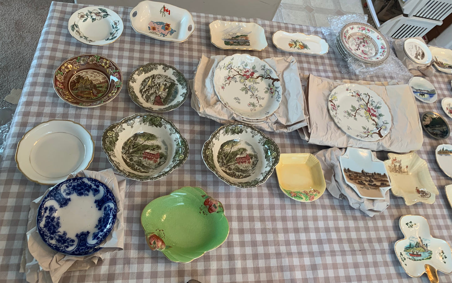 Various vintage plates including Booth's Chinese tree collection (box 8)