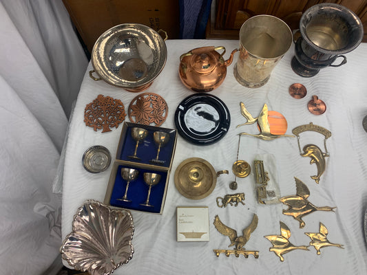 Various tea sets, and brassware