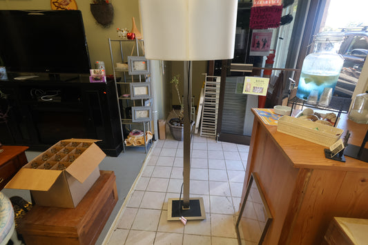 Floor lamp