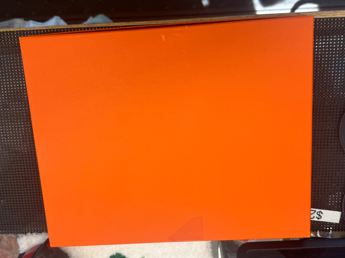 Shallow Hermès gift box