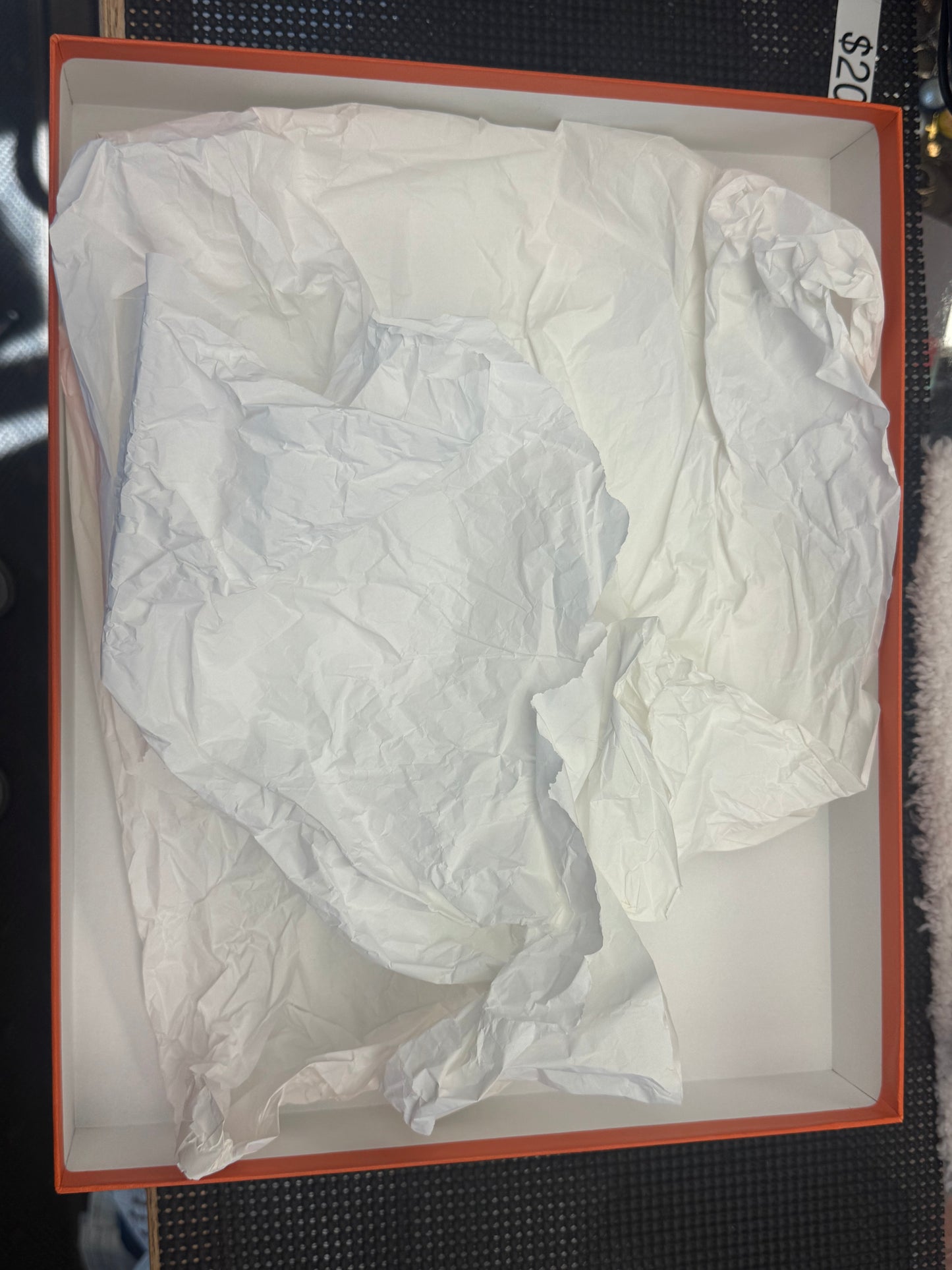 Shallow Hermès gift box