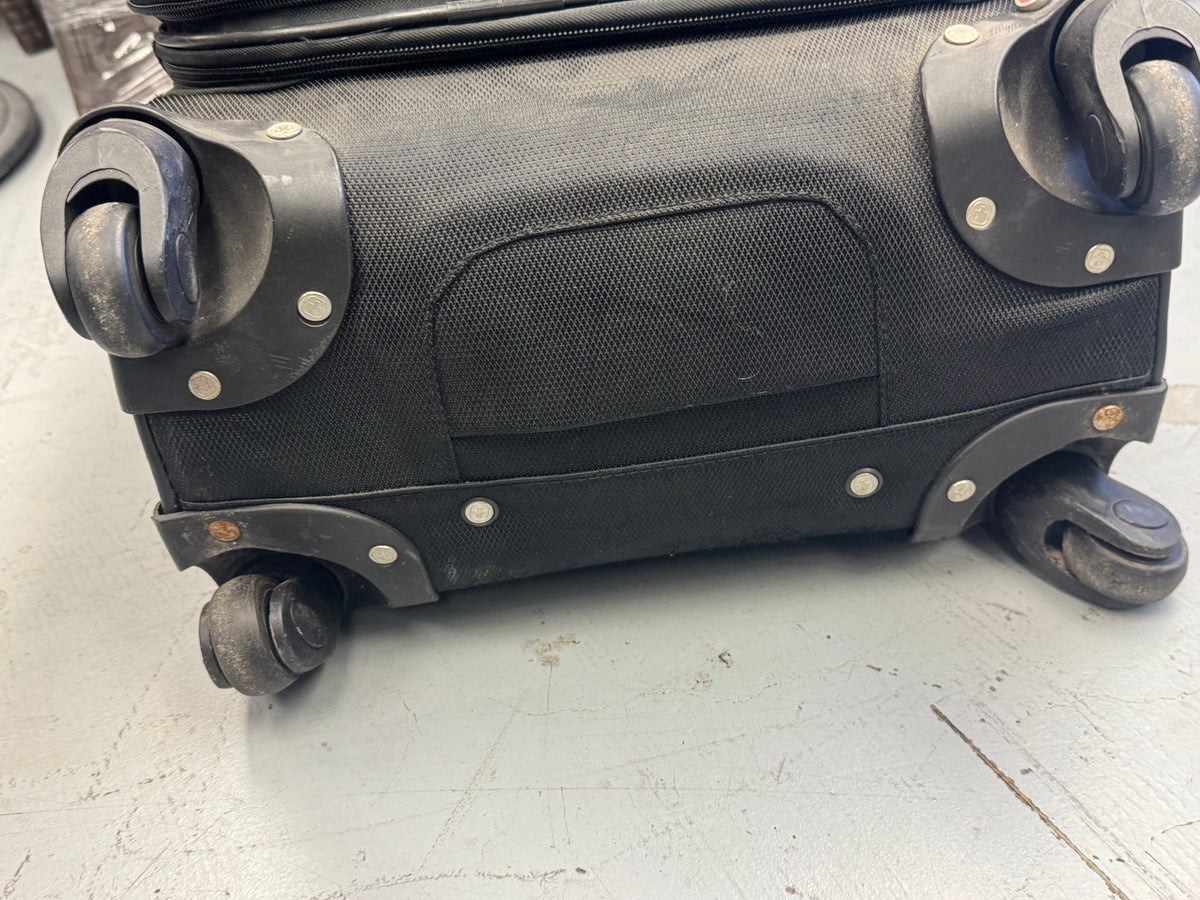SWISSGEAR Carry-On Suitcase