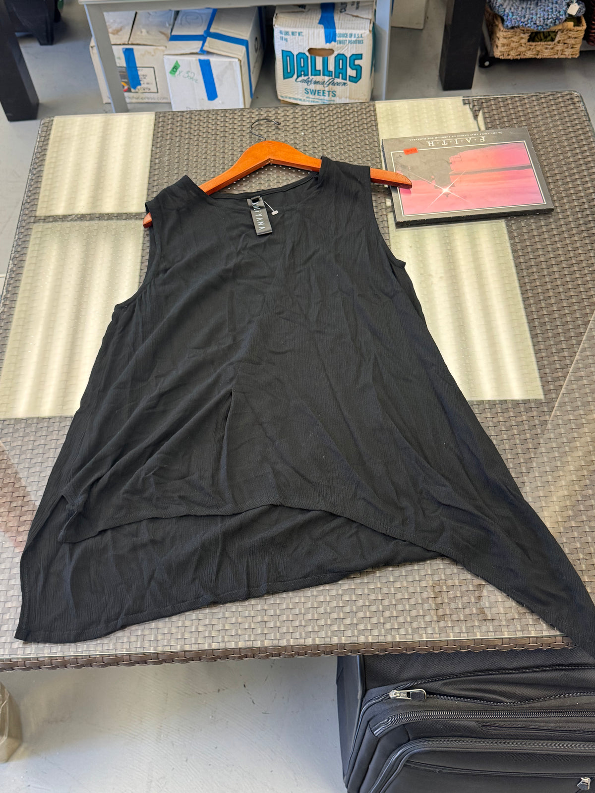 Women's (M/L) Top Sleeveless Blouse
