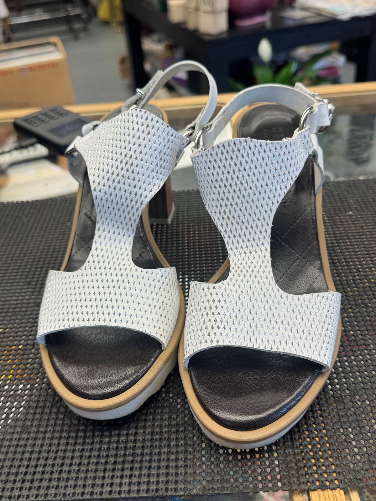 Women's Shoes - Hispanitas Size 9 US