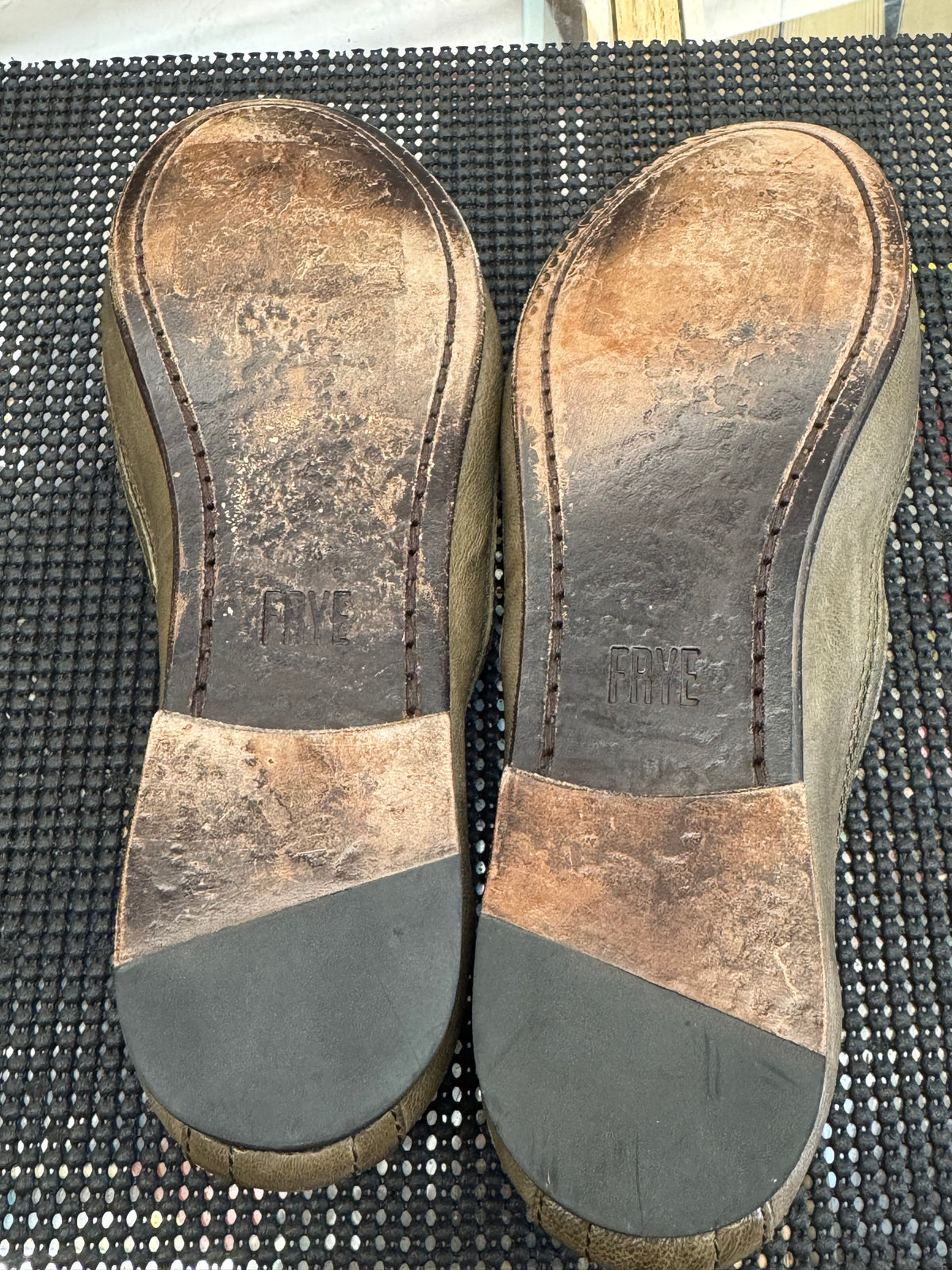 Women's Shoes - 6.5 Frye Leather Flats