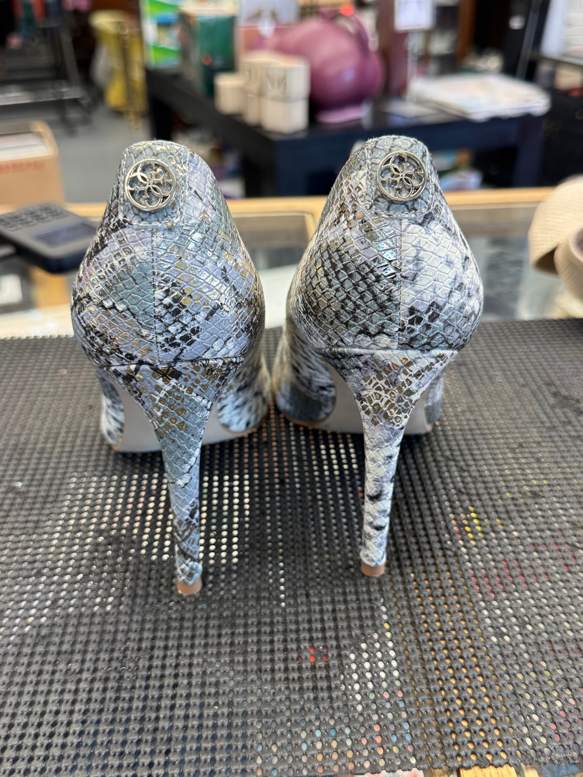 Women's Shoes - 8 US Guess Snakeskin Pumps