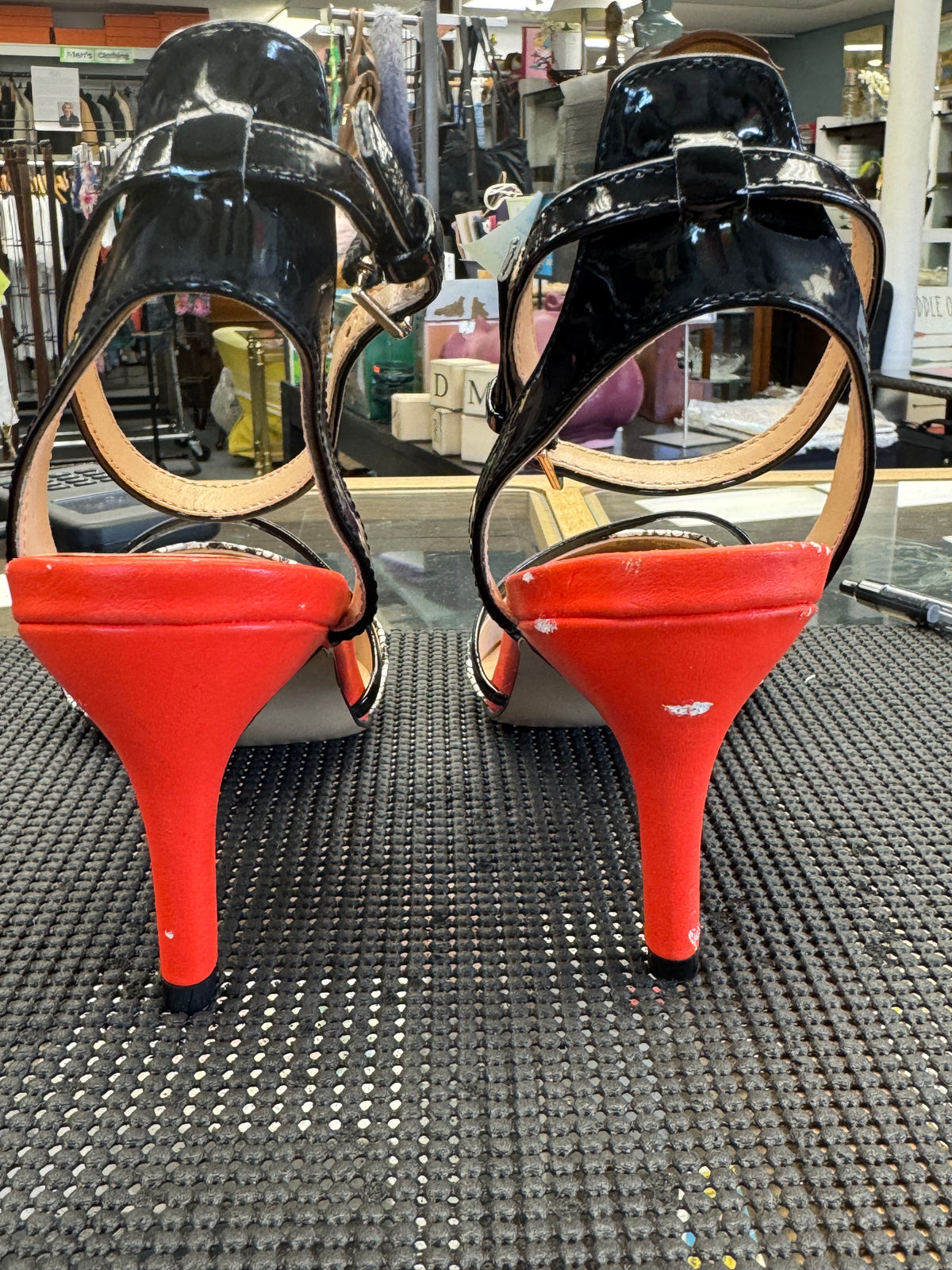 Women's Shoes - 6 US Expression Pointed-toe Heels