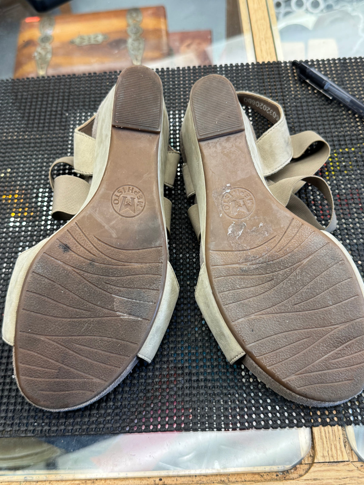 Women's Shoes - 6.5 US Mephisto Barbara Air-Relax Wedge Sandals