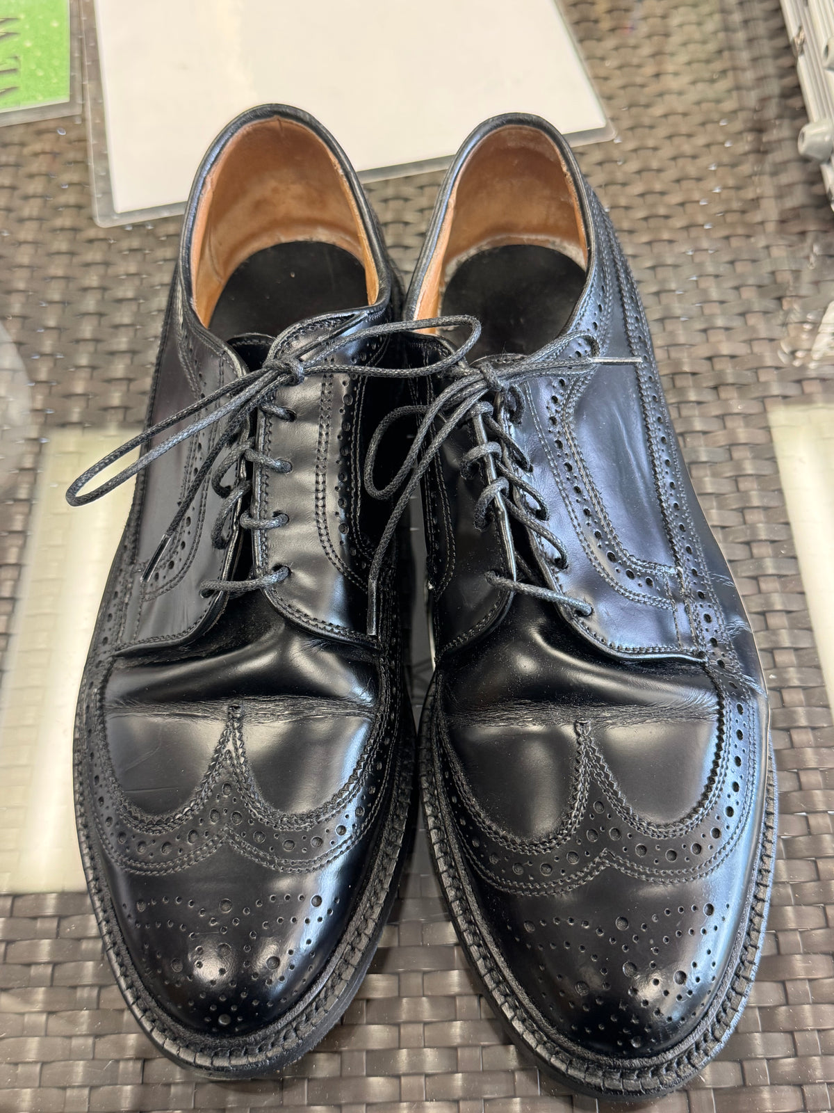 Men's Shoes - 8.5 US Allen Edwards Black Dress Shoes