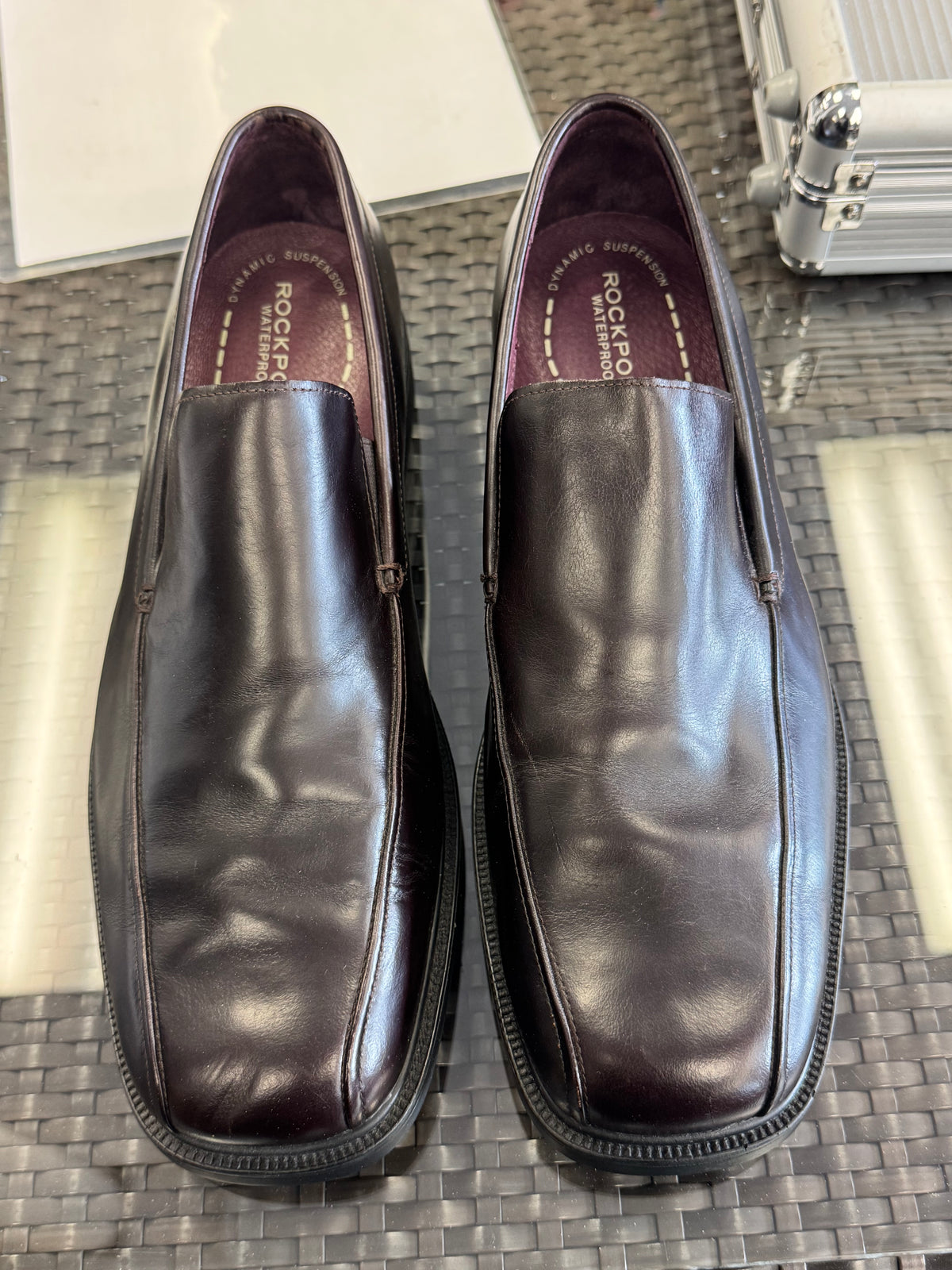 Men's Shoes - US 11 Rockport Slip-on Leather Dress shoes