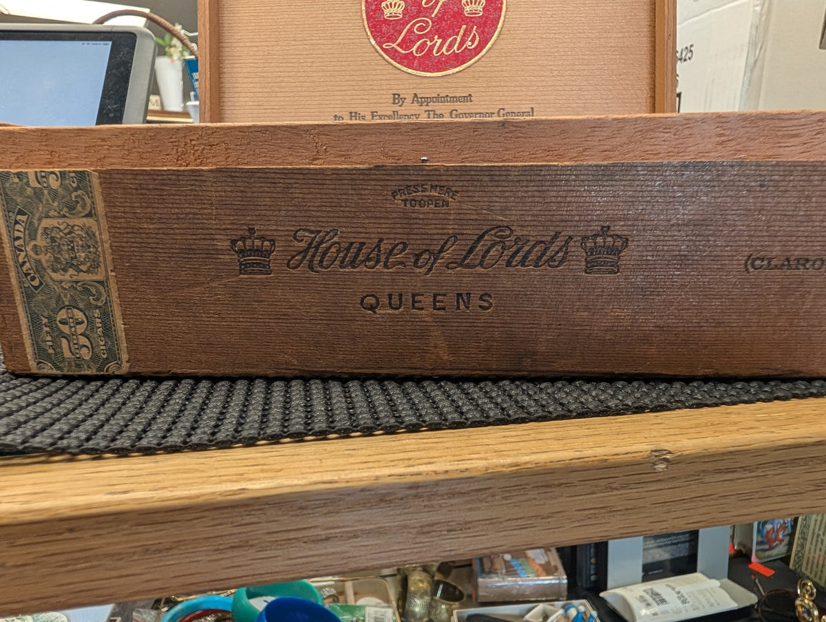 House of Lords Cigar Box with Poker Chips