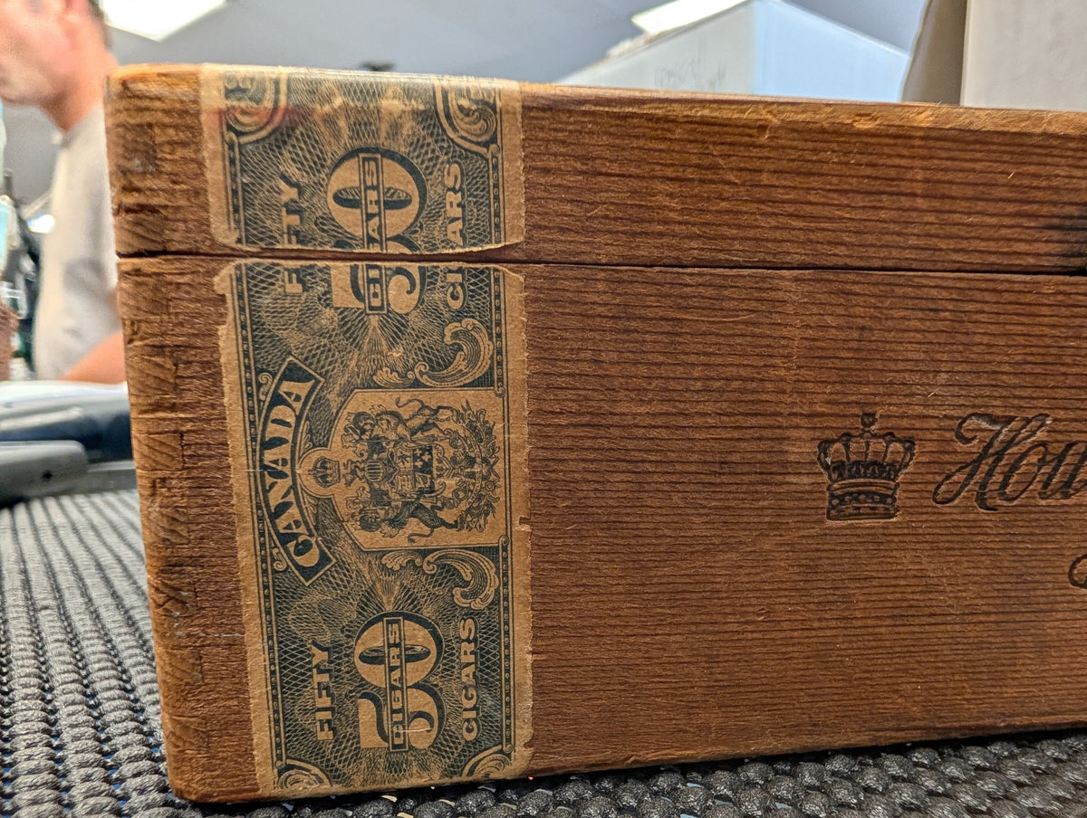 House of Lords Cigar Box with Poker Chips